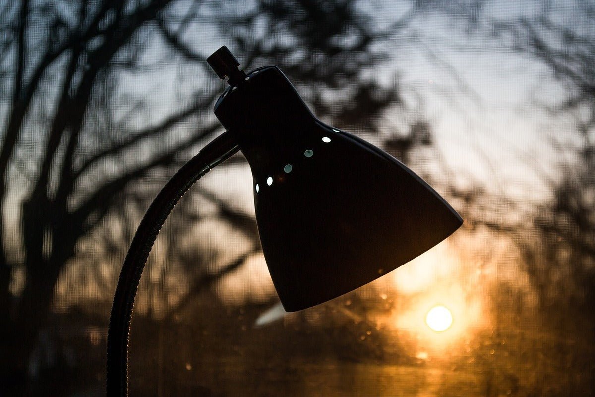 Top 5 Beste Bureaulampen 2023 - De Beste Lamp voor op jouw Bureau - R2B Store