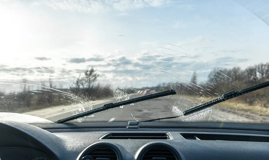 Weg met Vocht in de Auto: Tips voor een Helder Zicht en Comfortabele Rijervaring