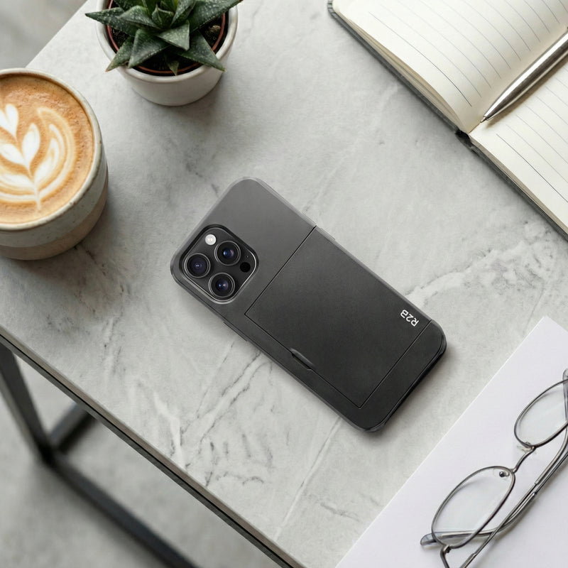 iPhone 16 pro hoesje die op tafel ligt