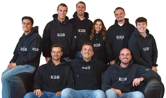 Zwarte r2b hoodie met wit logo op de borst