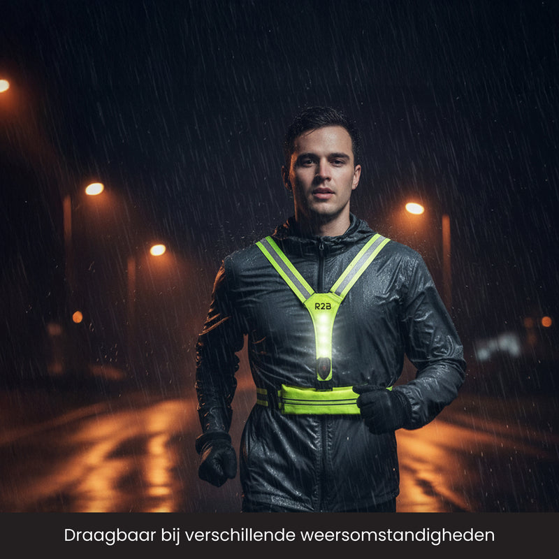 hardloopvest met verlichting die gedragen wordt in elk soort weer
