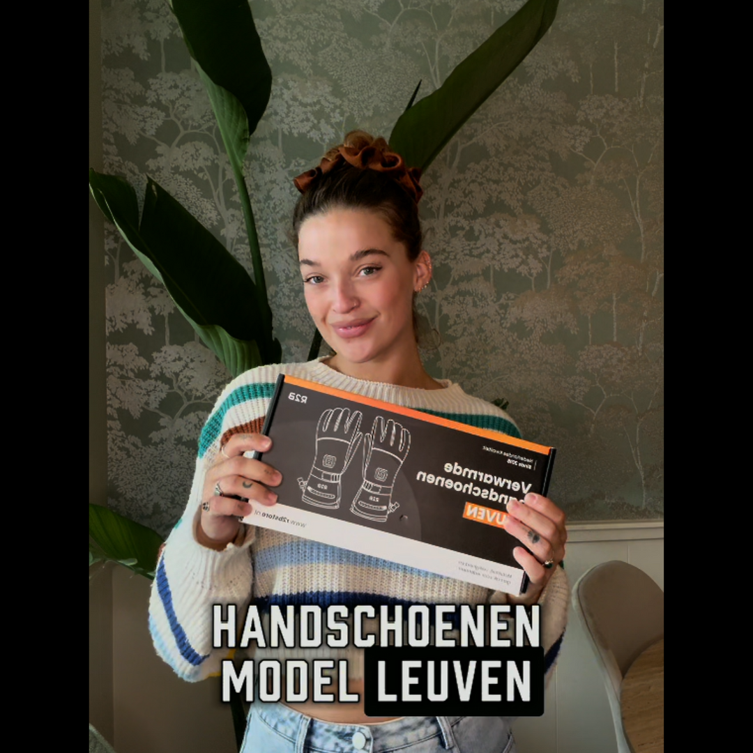 Video van een vrouw die de R2B winterhandschoenen model Leuven demonstreert. Ze toont de elektrische verwarming met 3 standen, de maattabel voor de juiste maat en de inhoud van de verpakking. Ook zie je dat de handschoenen touchscreen geschikt en waterdicht zijn, ideaal voor wintersport, fiets en scooter.
