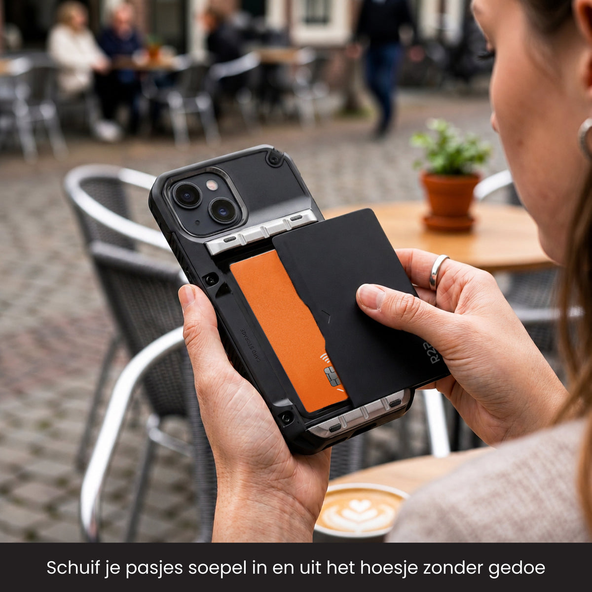 R2B iPhone 14 Hoesje met Pasjeshouder - Screenprotector - 4 Pasjes - Robuust & Beschermend - Zwart - Telefoonhoesje