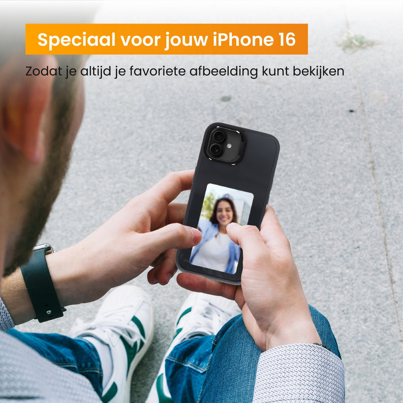 R2B® Foto Hoesje geschikt voor iPhone 16 - Incl. Screenprotector - E ink iPhone case - Zwart - Telefoonhoesje