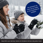 Thermo handschoenen gebruikt door volwassenen en kinderen in de sneeuw.