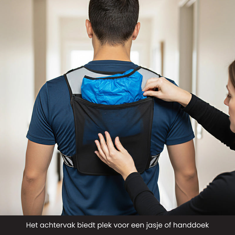 trail running vest die achterop plek biedt voor een jasjes of handdoek