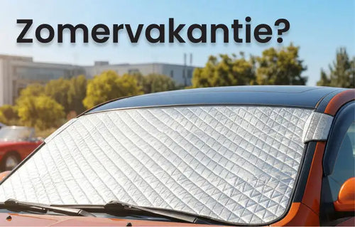 Zilveren gewatteerde zonnescherm voor de voorruit met een reflecterend oppervlak en kleefranden.