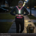 verlicht hardloopvest met telefoonhouder waarbij je makkelijk je spullen kan opbergen