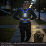 verlicht hardloopvest met telefoonhouder waarbij je makkelijk je spullen kan opbergen