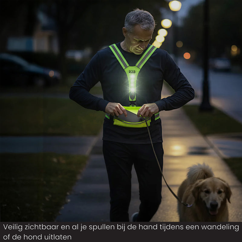 verlicht hardloopvest met telefoonhouder waarbij je makkelijk je spullen kan opbergen